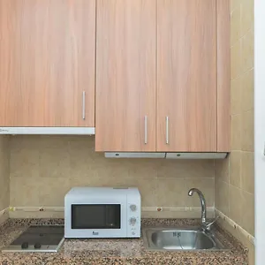 https://centrico-apartamento-en-calle-carreteria-malaga.hotelsinnerja.org